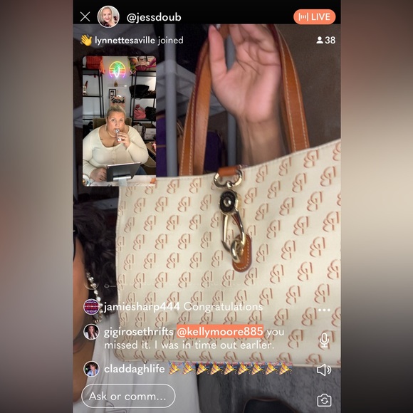 KATE SPADE SHARE SHOW
5:00 PST/
8:00 EST
FRIDAY NIGHTS @REALANDDEALS @JESSDOUB♠️ - Picture 9 of 10